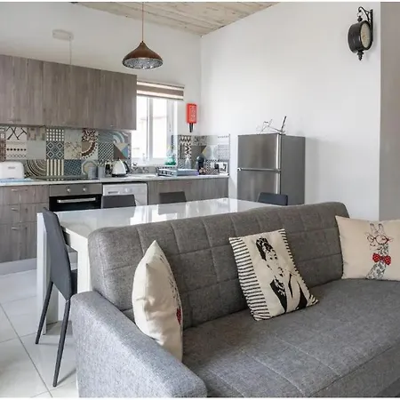 Modern And Stylish Apartman Gżira