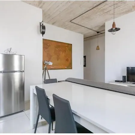 Modern And Stylish Gżira