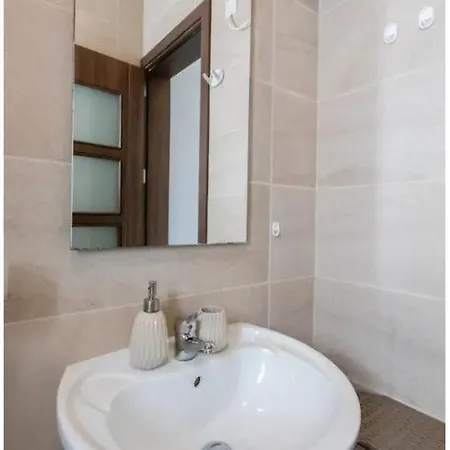 Modern And Stylish Lejlighed *